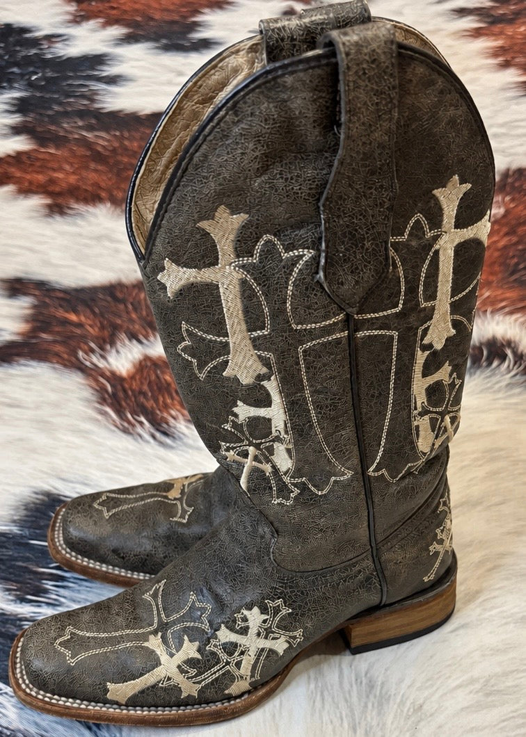 Circle G Cross Embroidered Square Toe Boots